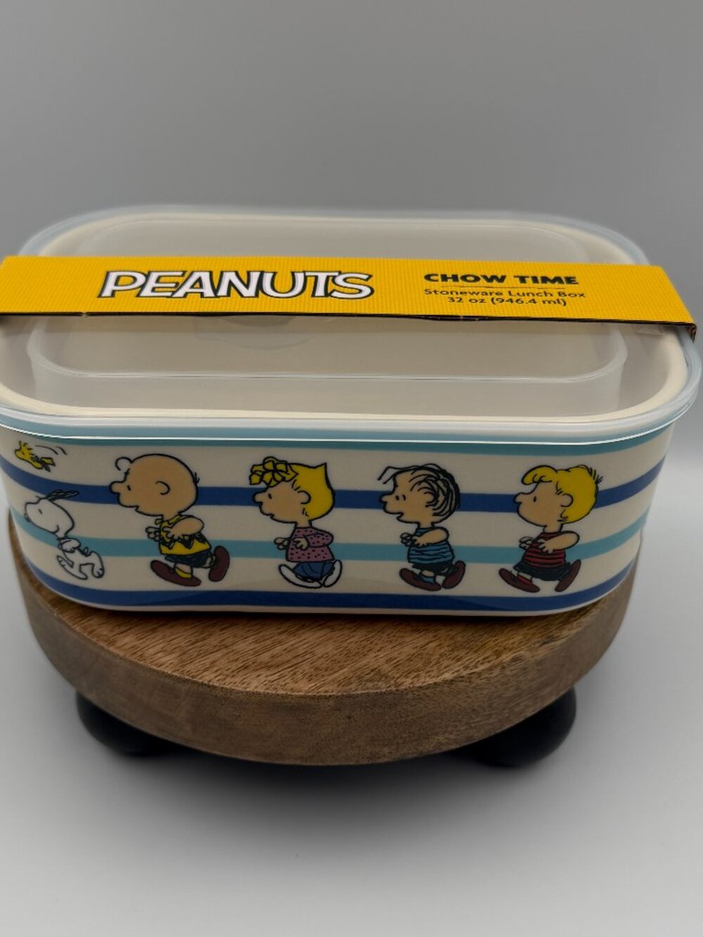 Peanuts Snoopy & The Gang Chow Time 32 oz Stoneware Lunch Box Storage Lid NIP